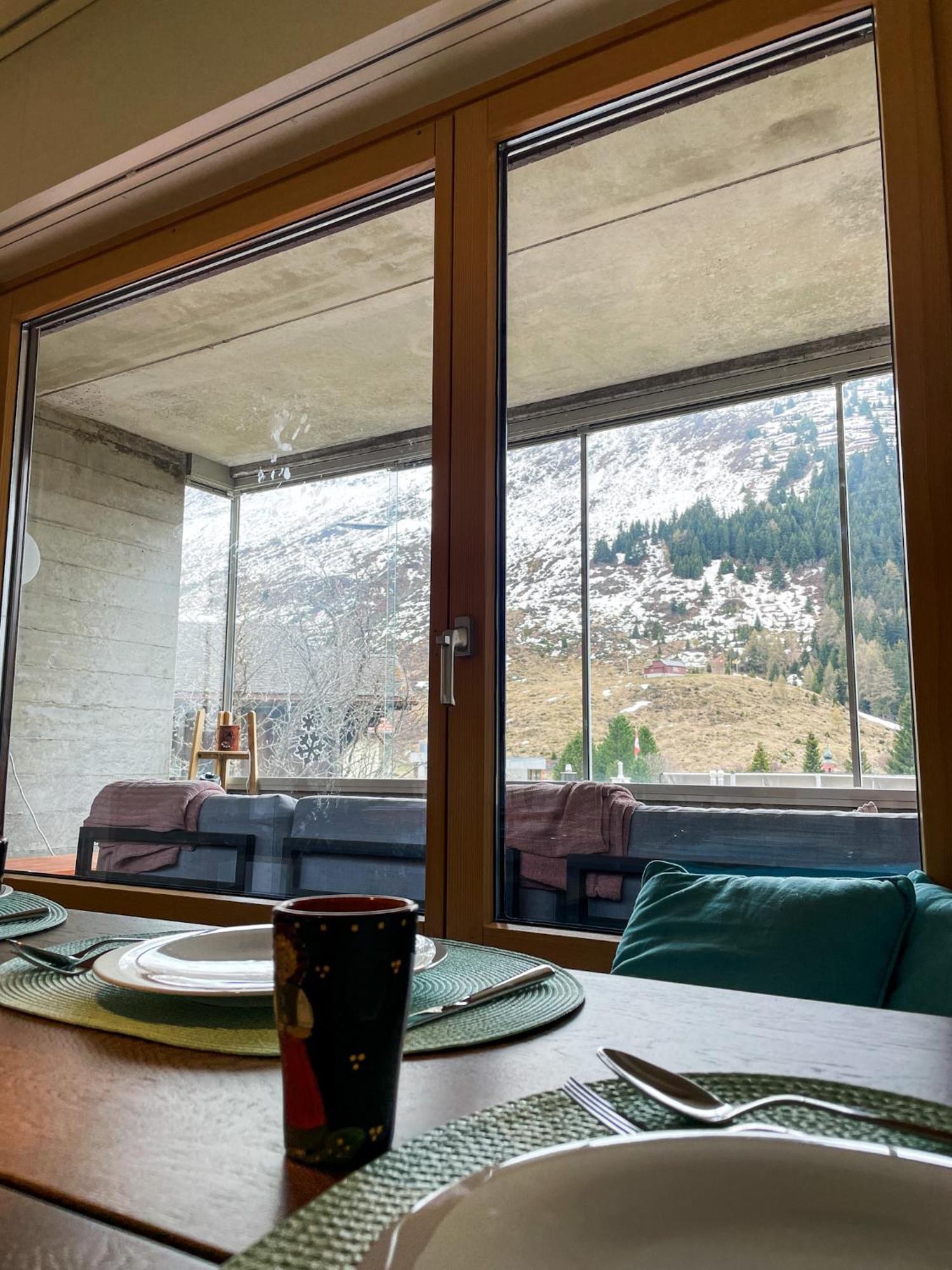 Top Modernes Apartment Im Herzen Von Andermatt Balkon & Bergblick Экстерьер фото