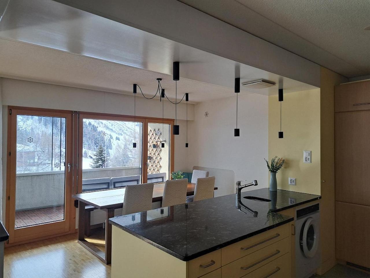 Top Modernes Apartment Im Herzen Von Andermatt Balkon & Bergblick Экстерьер фото